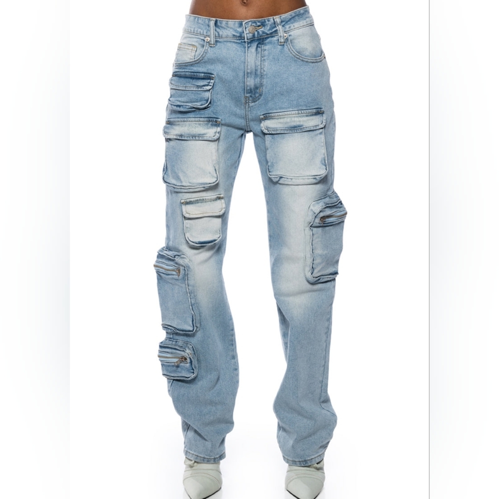 All Over Pocket Cargo High Rise Jeans 27